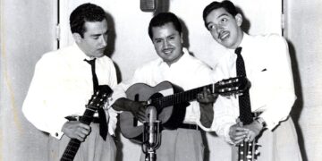 Juan Neri, al centro, junto a Héctor González y Marco Antonio Muñiz. (Foto suministrada)