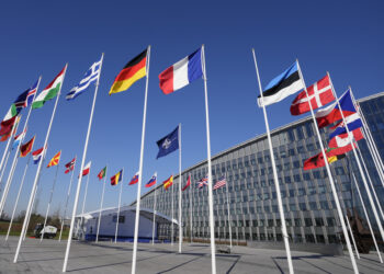 El martes por la tarde se celebrará una ceremonia en la sede de la OTAN para añadir la bandera finlandesa a las de otros miembros del grupo. (Foto: AP/Virginia Mayo)
