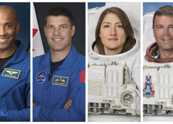 Los astronautas que participarán en la próxima misión de aproximarse a la Luna: de izq a der: Victor Glover, Jeremy Hansen, Christina Koch, y Reid Wiseman.. (NASA, CSA via AP)