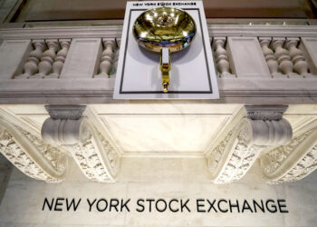 Campana de apertura de la Bolsa de Valores de Nueva York. (Foto: Seth Wenig / AP)