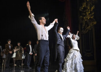 Última función del musical en el Teatro Majestic de Broadway el domingo 16 de abril de 2023, en Nueva York. (Foto: Charles Sykes/Invision/AP)