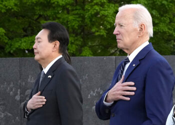 El presidente de Estados Unidos, Joe Biden, y el presidente de Corea del Sur, Yoon Suk Yeol. (Foto: Susan Walsh | AP)
