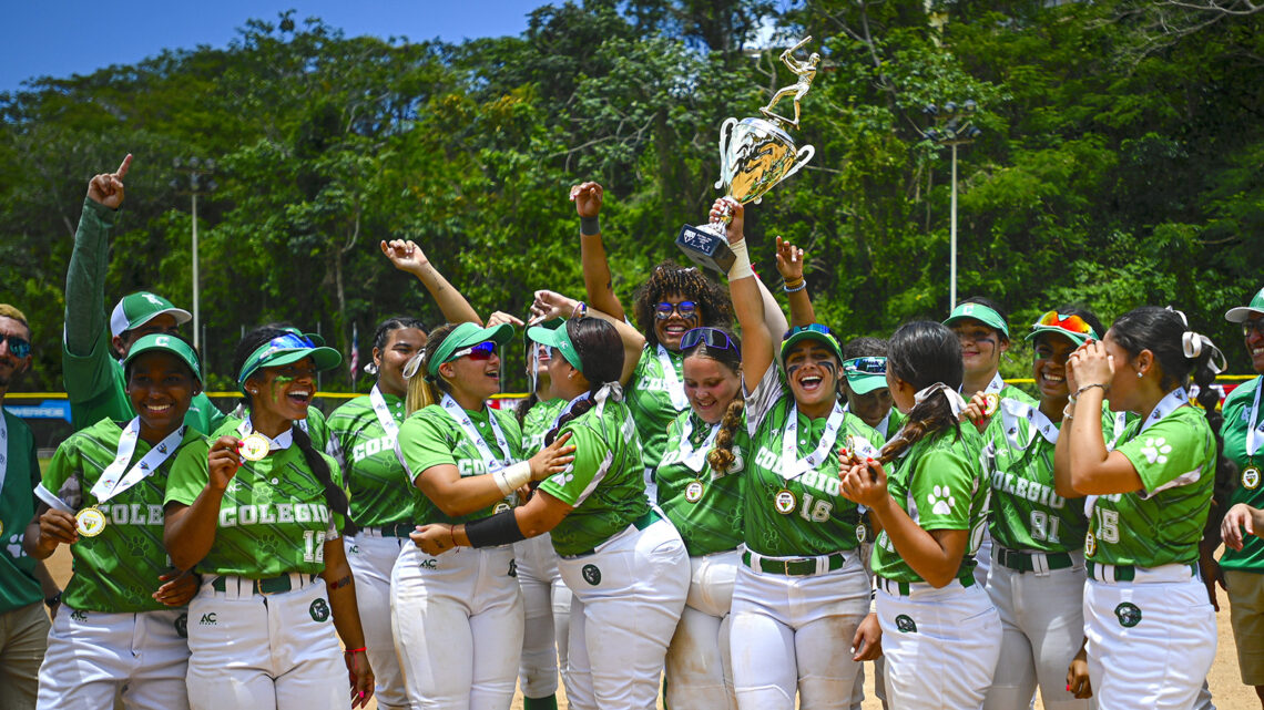 Juanas de la UPR Mayagüez en el sóftbol LAI. (Foto suministrada / Miguel Rodríguez)