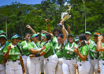 Juanas de la UPR Mayagüez en el sóftbol LAI. (Foto suministrada / Miguel Rodríguez)