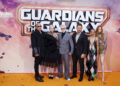 Vin Diesel, Pom Klementieff, James Gunn, Chris Pratt, Zoe Saldana, Karen Gillan en un evento para promocionar la película “Guardians of the Galaxy Vol. 3” en Disneyland Paris el 22 de abril de 2023. (Foto AP /Thomas Padilla)
