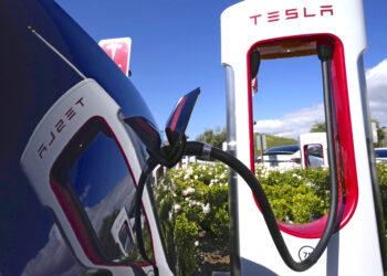 Vehículo Tesla. (Foto: Mark J. Terrill / AP)