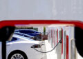 Estación de carga de vehículos Tesla en Emeryville, California. (Foto: Godofredo A. Vásquez / AP)