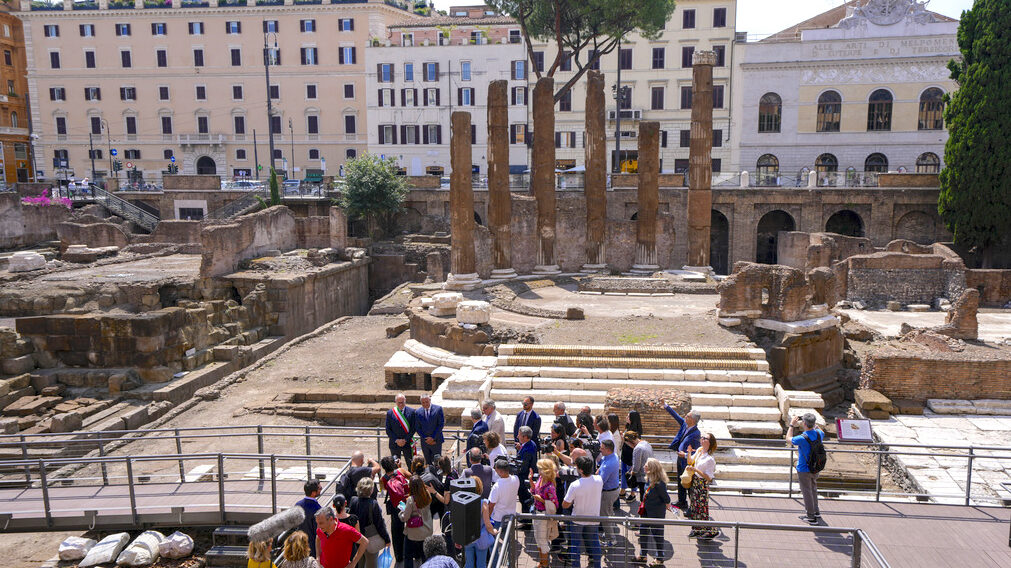 Cuatro templos que se remontan al siglo III a.C. se encuentran en medio de la Roma moderna. (Foto: Domenico Stinellis / AP)