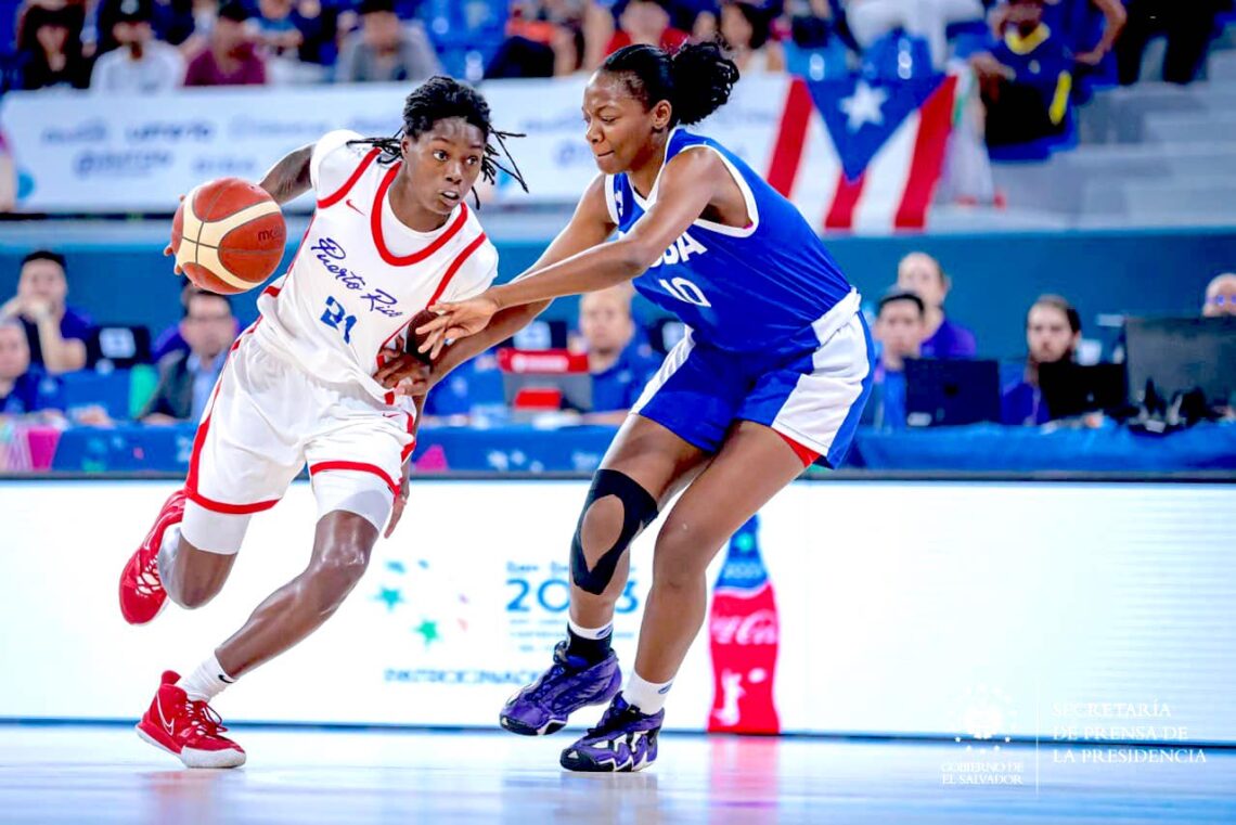 Puerto Rico ante Cuba en San Salvador 2023. (Foto: Facebook / FBPR)