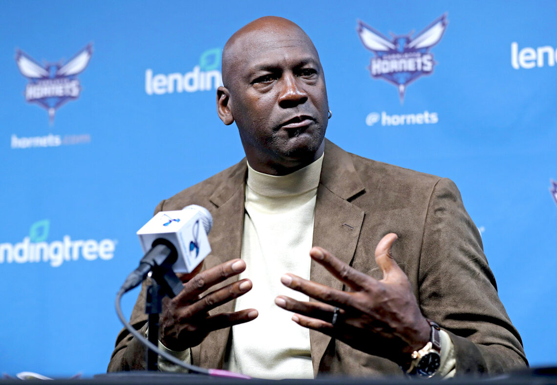 Michael Jordan, dueño de los Hornets de Charlotte. (Foto: Chuck Burton / AP, archivo)