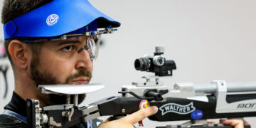 Luis Mendoza, uno de los medallistas por equipo en rifle 10, en San Salvador 2023. (Foto: FABIAN MEZA/COPUR)