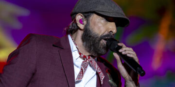 El músico y cantante dominicano, Juan Luis Guerra, durante su actuación en el Festival Río Babel en Madrid. (Foto: EFE/Daniel González.