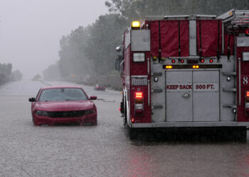 Las lluvias torrenciales que trajo la tormenta tropical Hilary, el domingo 20 de agosto de 2023, en Palm Desert, California. (Foto: AP/Mark J. Terrill)