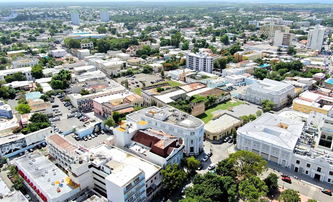 “Estamos creando un plan maestro para trabajar con los 31 barrios y cada sector de Ponce, que son más de 200”, dijo el alcalde Luis Irizarry Pabón durante entrevista efectuada la pasada semana. (Foto: Enzo Delgado Torres, archivo)