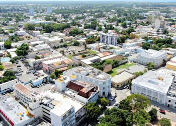 “Estamos creando un plan maestro para trabajar con los 31 barrios y cada sector de Ponce, que son más de 200”, dijo el alcalde Luis Irizarry Pabón durante entrevista efectuada la pasada semana. (Foto: Enzo Delgado Torres, archivo)