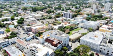 “Estamos creando un plan maestro para trabajar con los 31 barrios y cada sector de Ponce, que son más de 200”, dijo el alcalde Luis Irizarry Pabón durante entrevista efectuada la pasada semana. (Foto: Enzo Delgado Torres, archivo)
