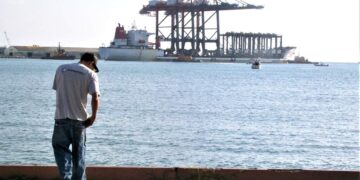 “Hoy en día se puede llegar en cinco minutos (de un punto a otro)… y eso ha afectado mucho a La Playa”, reconoció Jean Paul González Santini, de Planificación y Desarrollo Económico municipal. (Foto archivo)