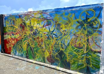 Los dos murales fueron pintados por el artista Miguel Conesa Osuna, como parte del proyecto de arte urbano que ha embellecido el barrio costero. (Foto: Michelle Estrada Torres)