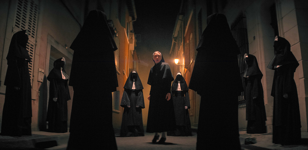 Una escena de la película “The Nun II”. (Foto suministrada por Warner Bros vía AP)