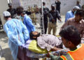 Herido por la explosión de una bomba en Quetta, Pakistán. (Foto: Arshad Butt / AP)