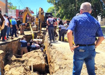 El obrero quedó pillado por una roca. (Foto suministrada)
