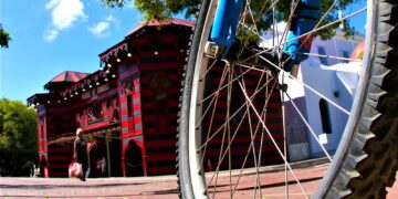 El carril exclusivo para ciclistas se extenderá a lo largo de nueve kilómetros y cruzará de este a oeste su zona urbana. (Foto archivo)