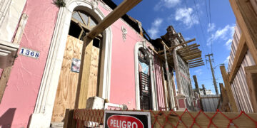 Refuerzo de metal en la parte frontal de la casa. (Foto: Michelle Estrada Torres / La Perla del Sur)