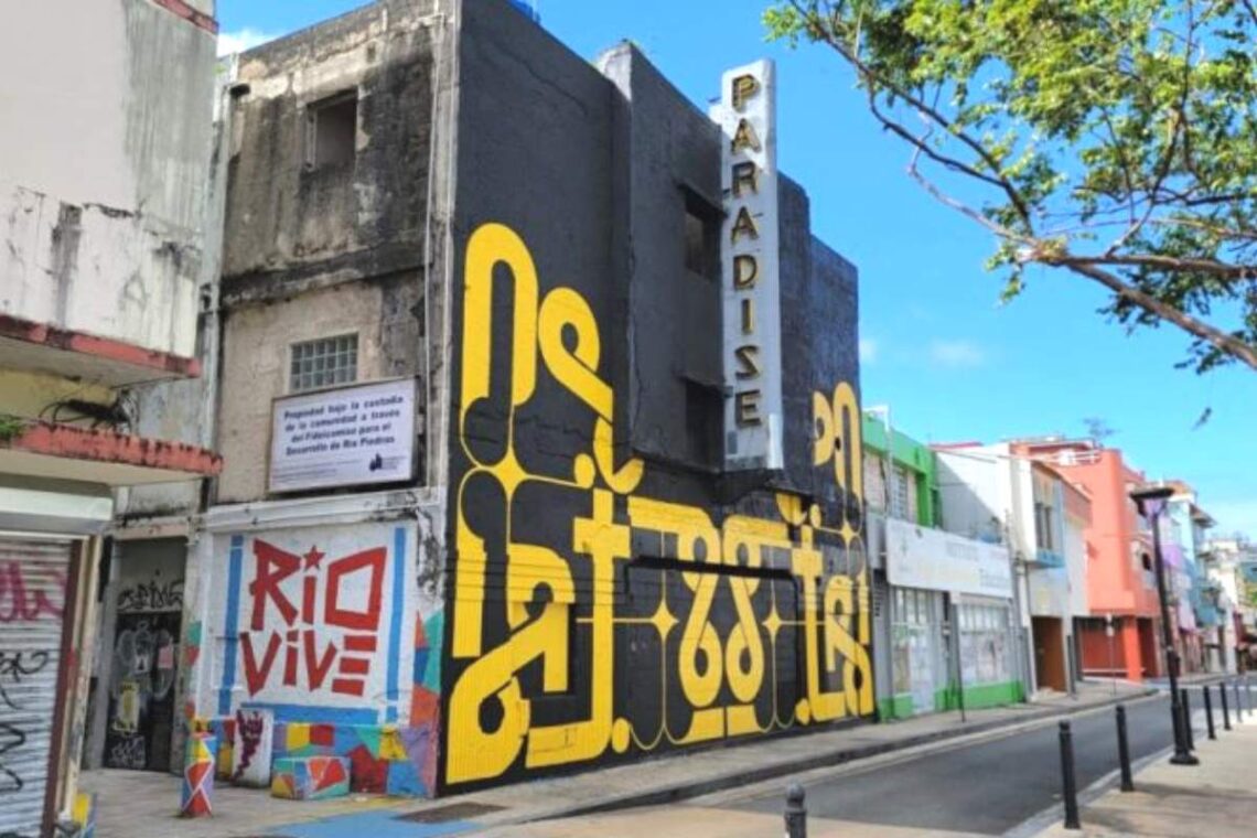 El Teatro Paradise fue inaugurado en 1945 y por décadas fue el principal cine de estreno en Río Piedras. (Foto Javier Santiago / Fundación Nacional para la Cultura Popular)
