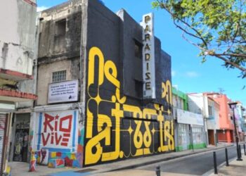 El Teatro Paradise fue inaugurado en 1945 y por décadas fue el principal cine de estreno en Río Piedras. (Foto Javier Santiago / Fundación Nacional para la Cultura Popular)