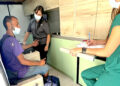 Paciente atendido en la Unidad Médico Móvil de La Fondita de Jesús. (Foto suministrada)