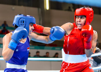 Ashlyann Lozada (rojo). (Foto suministrada)