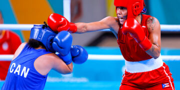 La pugilista puertorriqueña, Ashleyann Lozada primer mujer en clasificar en boxeo a unos Juegos Olímpicos por Puerto Rico.(Foto: COPUR)