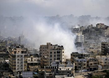 Bombardeos de israelíes en Gaza. Foto: EFE/EPA/MOHAMMED SABER