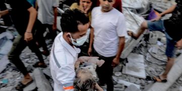 Menor víctima de un ataque aéreo israelí en Gaza el sábado, 21 de octubre de 2023. (Foto: EFE/EPA/HAITHAM IMAD)