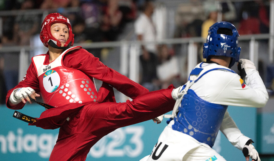 Edrick Morales Hance, de la Universidad Ana G. Méndez, es el campeón de -63 kilos en la LAI. (Foto suministrada / COPUR)