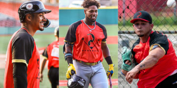 Edwin Díaz, Yanquiel Fernández y Miguel Ausúa. (Fotos: Facebook / Leones de Ponce LBPRC)