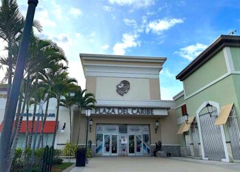 El nuevo Centro de Llamadas de Manejo de Cuentas ubica en el antiguo local de Sears en Plaza del Caribe. (Foto: Michelle Estrada Torres)