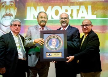 Juan A. Flores Galarza, Félix Millán, Arturo Ondina y Jorge Colón Delgado. (Foto: LBPRC)