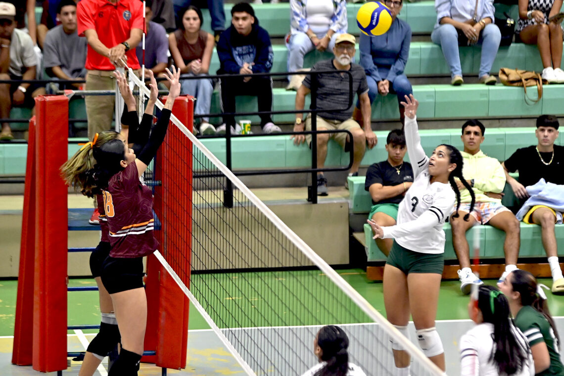 Las Juanas de la UPR de Mayagüez clasificaron a la final del voleibol femenino de la LAI. (Foto: Luis F. Minguela / LAI)