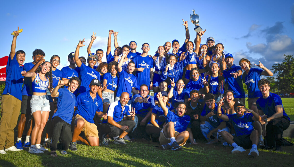 Las Pioneras de la PUCPR son las nuevas campeonas del campo traviesa de la LAI. (Foto suministrada: Miguel Rodríguez / LAI)