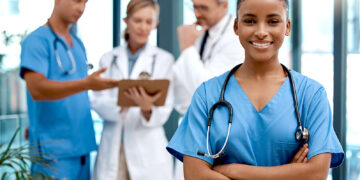 Las clases para el nuevo grupo del Bachillerato en Ciencias de la Enfermería de PHSU comienzan en febrero del 2024. (Foto: iStock)