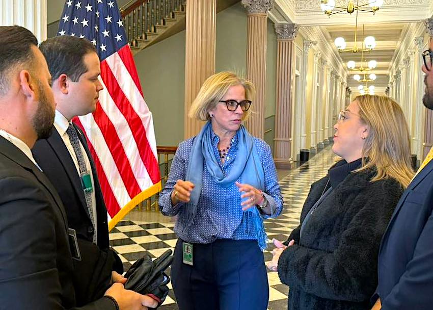 Además de asistir a los talleres de la Conferencia de Alcaldes de Estados Unidos, Marlese Sifre Rodríguez y Luis Javier Hernández Ortiz se reunieron con el administrador asociado de Recuperación de FEMA, Colt Hagmaier, y la directora para Puerto Rico de la Oficina de Asuntos Intergubernamentales de la Casa Blanca, Gretchen Sierra Zorita.
(Foto: Gobierno Municipal de Ponce / Facebook)