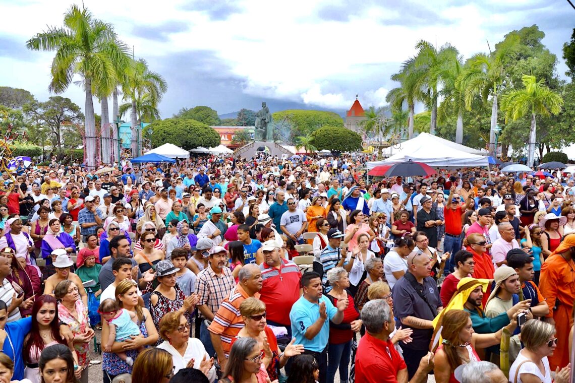 El gran cierre estará a cargo de Herminio De Jesús y su orquesta, quienes ya anticiparon la formación de la parranda más numerosa que se haya visto en la zona sur. (Foto archivo)