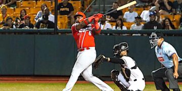 Nelson Velázquez, de los Criollos de Caguas. (Foto: LBPRC)