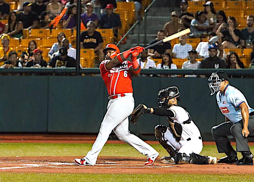Nelson Velázquez, de los Criollos de Caguas. (Foto: LBPRC)