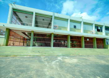 Escuela Superior Aurea E. Quiles Claudio. (Foto: Municipio de Guánica / Facebook)