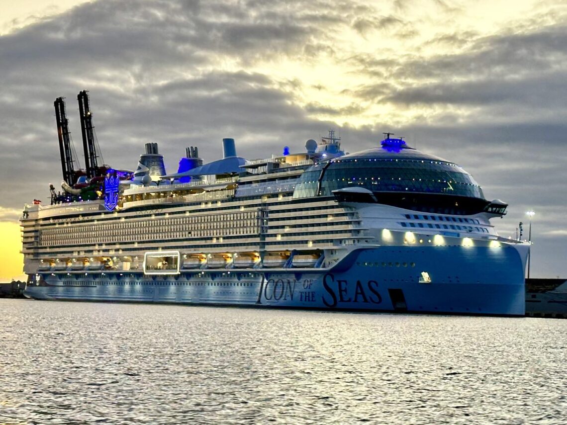 Icon of the Seas en el puerto de Ponce. (Foto: Ciudad de Ponce / Facebook)