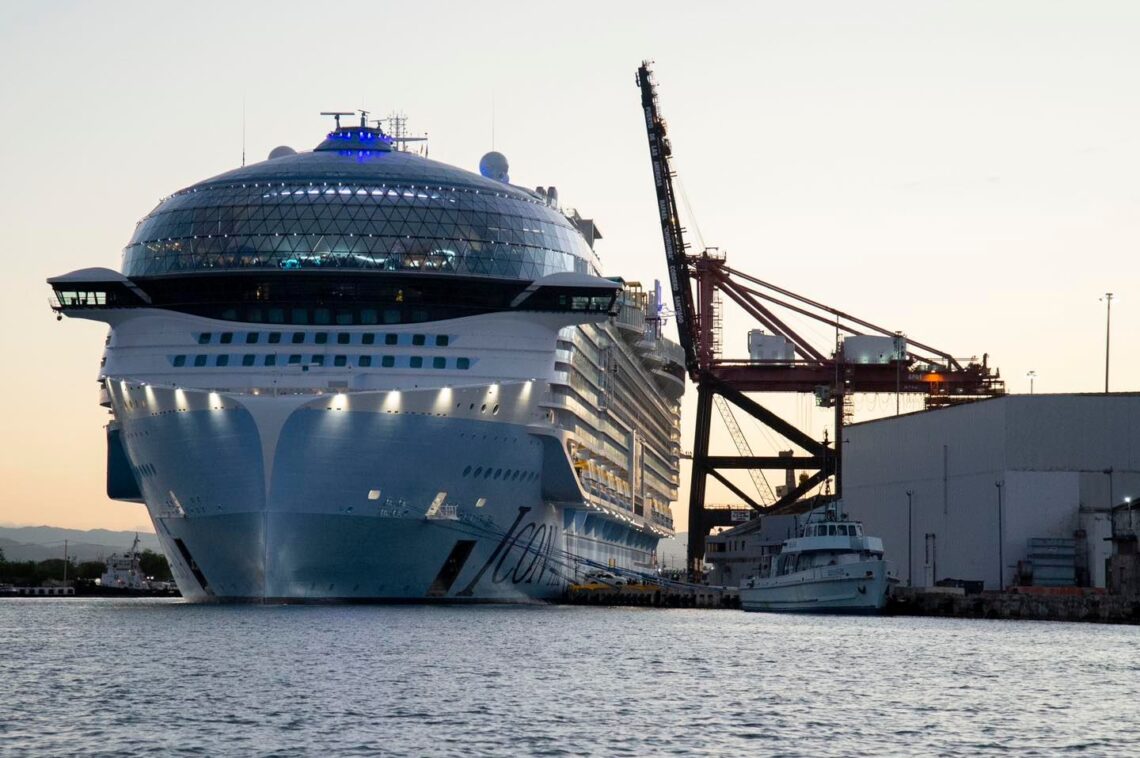Icon of the Seas en el puerto de Ponce. (Foto: Ciudad de Ponce / Facebook)