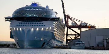 Icon of the Seas en el puerto de Ponce. (Foto: Ciudad de Ponce / Facebook)