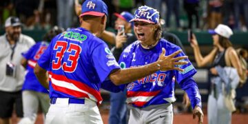 Carlos Rodríguez celebra el campeonato. (Foto suministrada)
